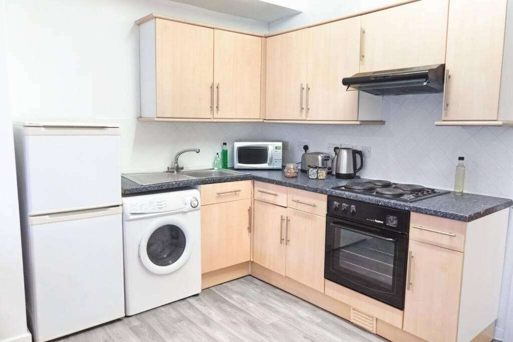 Apartment Up To 9 Close To Centre, Big Tv And Wifi Cardiff Eksteriør billede