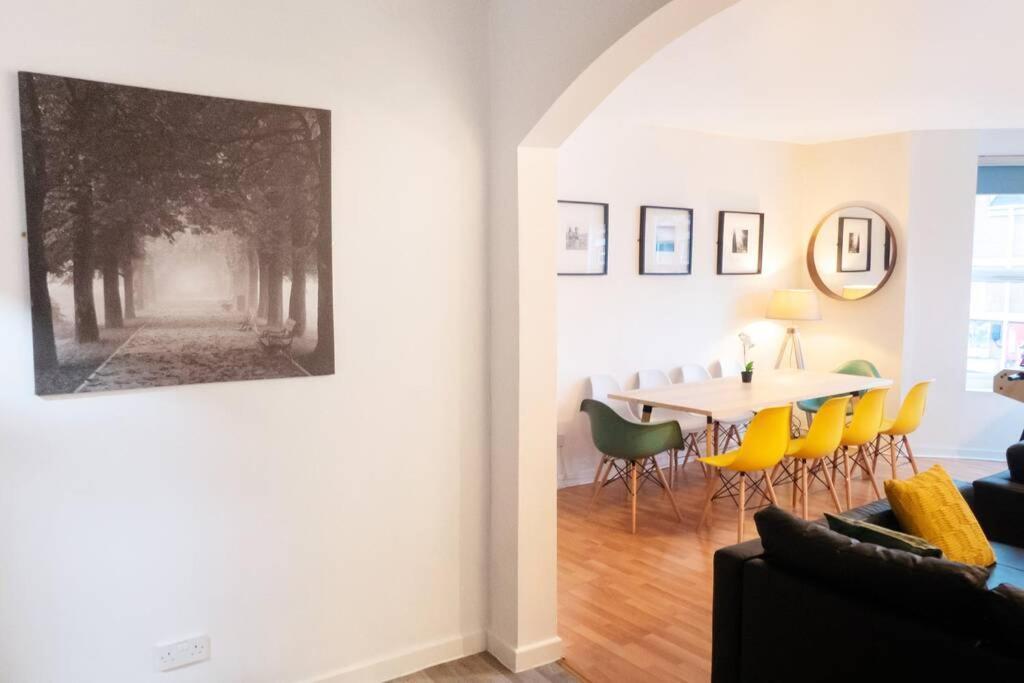 Apartment Up To 9 Close To Centre, Big Tv And Wifi Cardiff Eksteriør billede